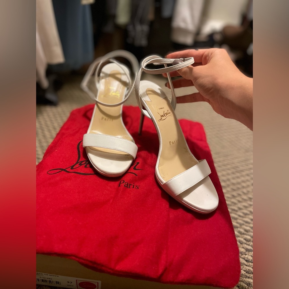 Christian Louboutin Loubi Queen